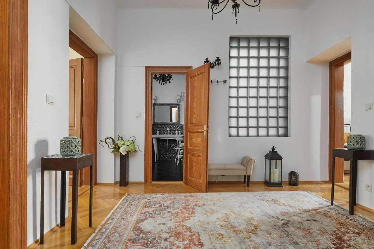 Prague Days - Lavish Apartment In The Old Town - Balcony